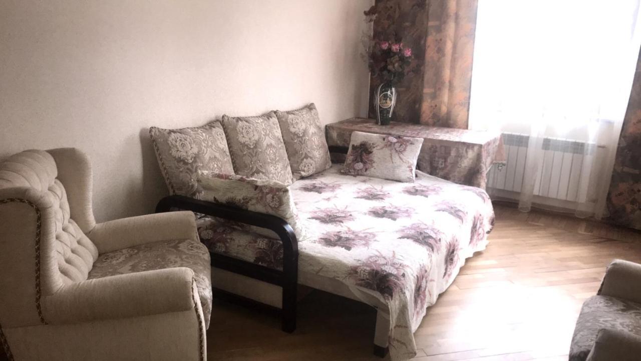 2-Х Квартира Поруч З Сумською, Госпіталь, Парк Центральний Charkov Buitenkant foto